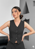 gilet femme sans manches

gilet de costume femme

gilet élégant pour bureau

tenue professionnelle féminine

gilet habillé pour femme

ensemble tailleur femme moderne

mode workwear femme