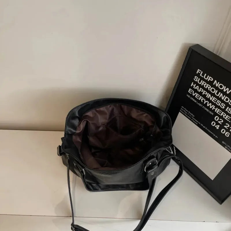 Grand sac à main bandoulière de cours imitation croco Manon