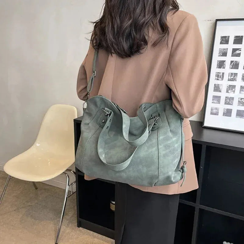 Grand sac à main bandoulière de cours rétro souple Iris