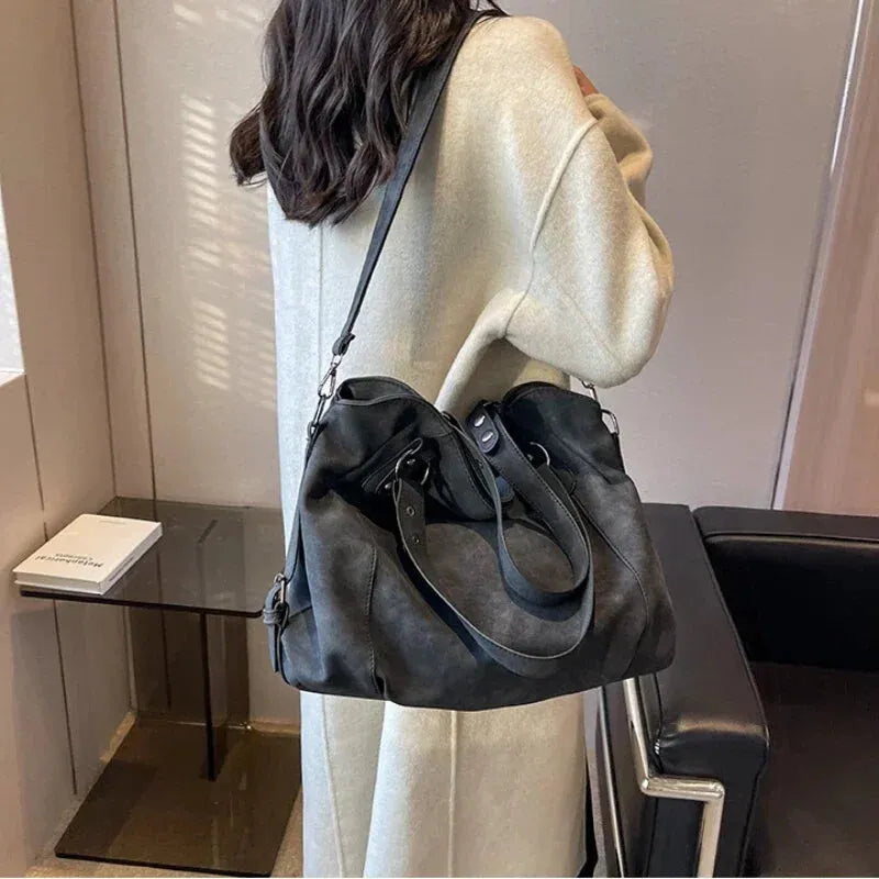 Grand sac à main bandoulière de cours rétro souple Iris