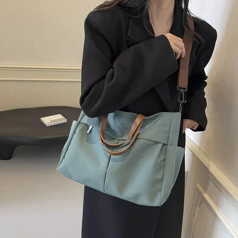 Grand sac à main cabas de cours multipoches à bandoulière en nylon Maëlys